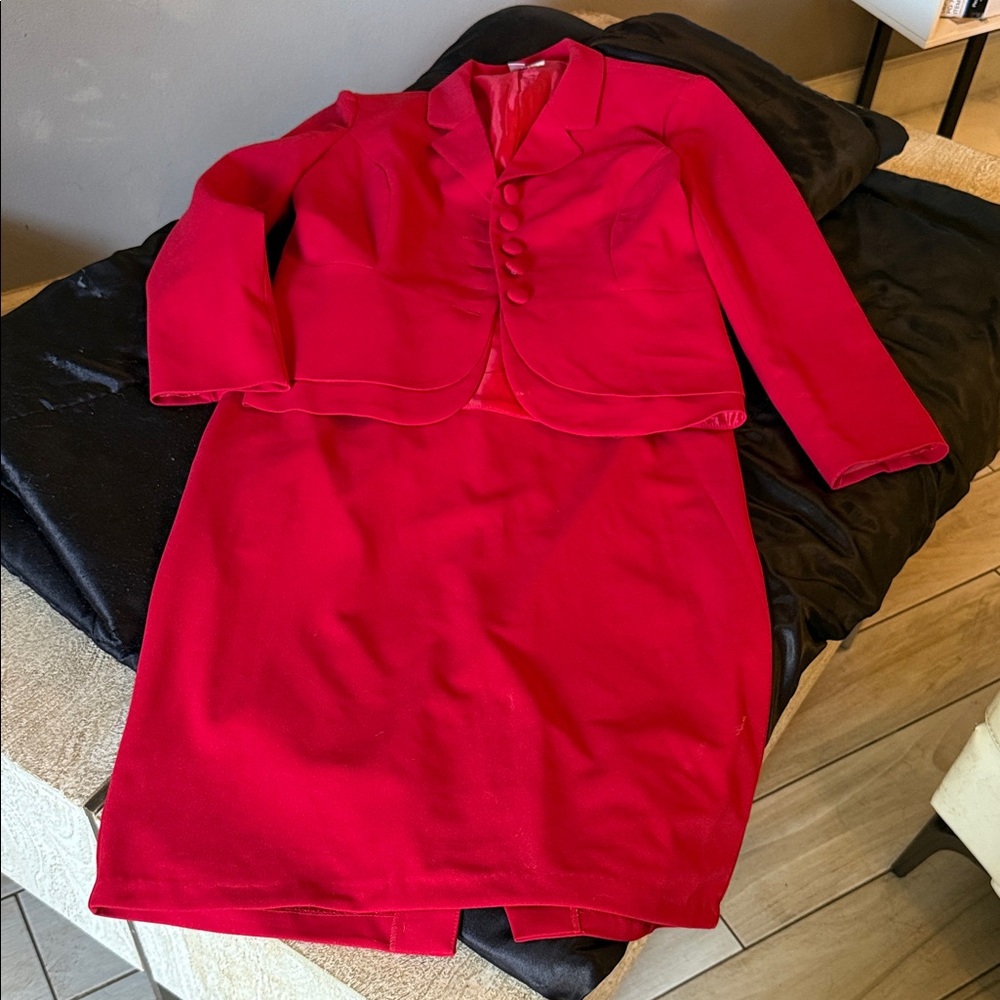 Chic Red Long Sleeve Women's Suit